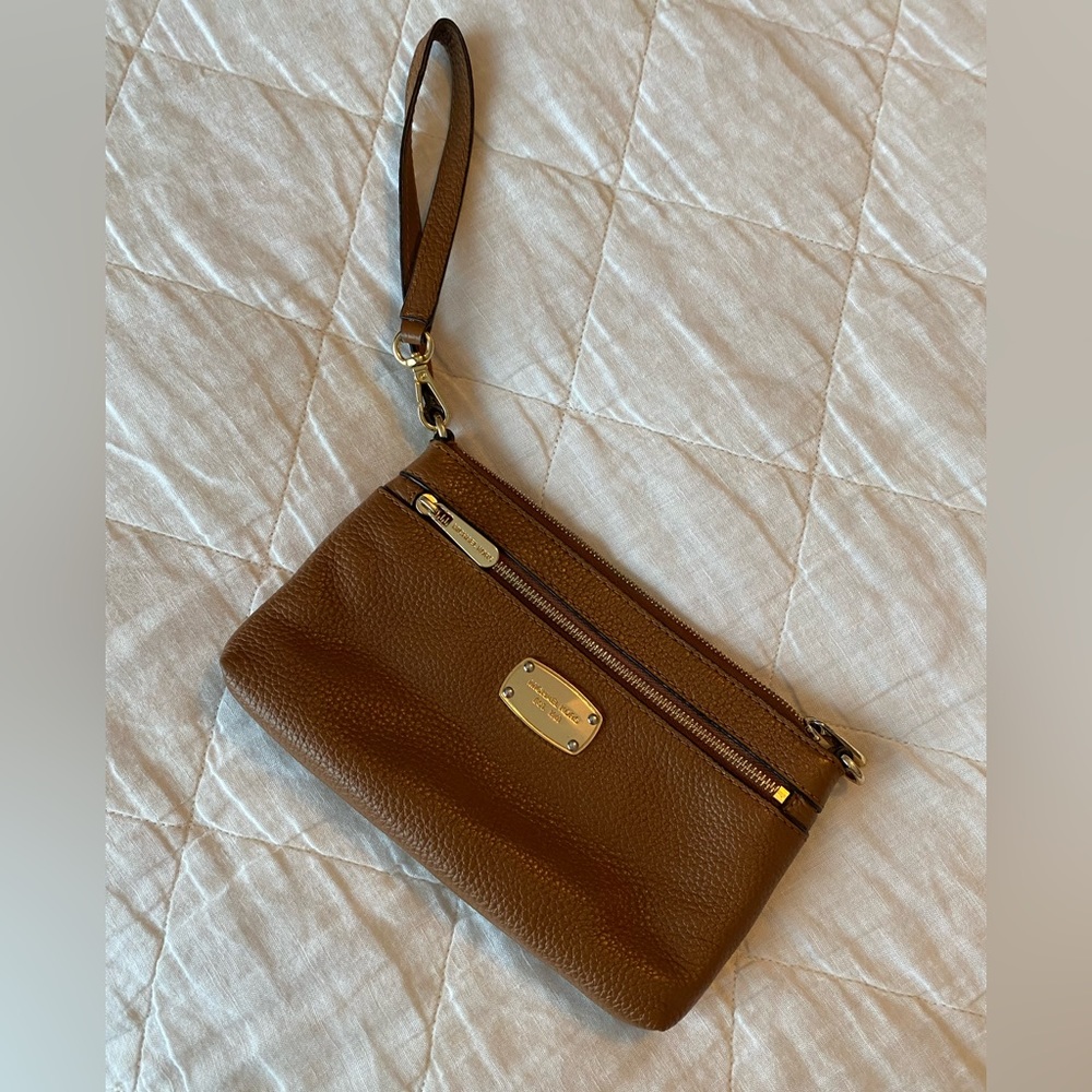 Michael Kors jet set leather wristlet